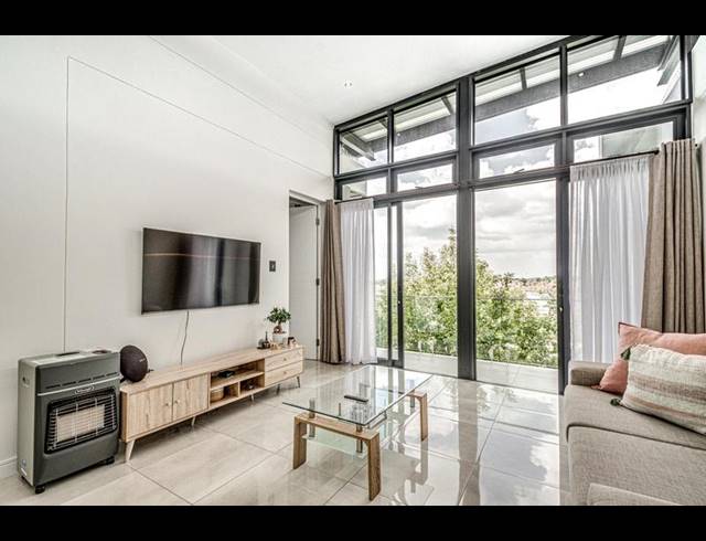 1 BEDROOM APARTMENT FOR SALE IN HOUGHTON ESTATE